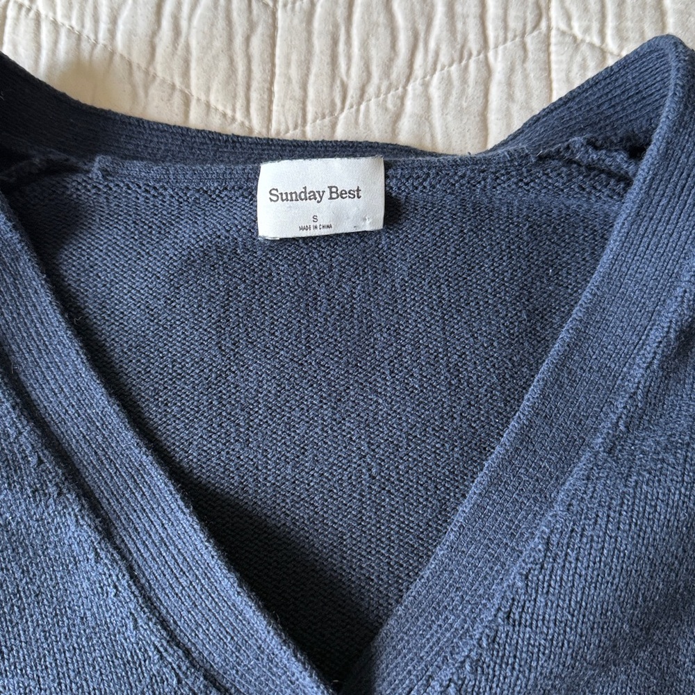 Sunday Best Navy Cropped V‑Neck Button Cardigan - Picture 2 of 6